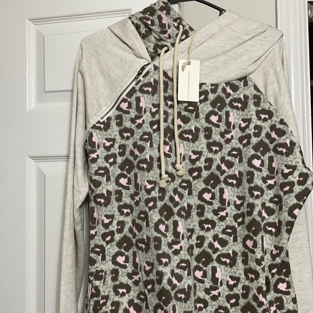 Super cute print pull over